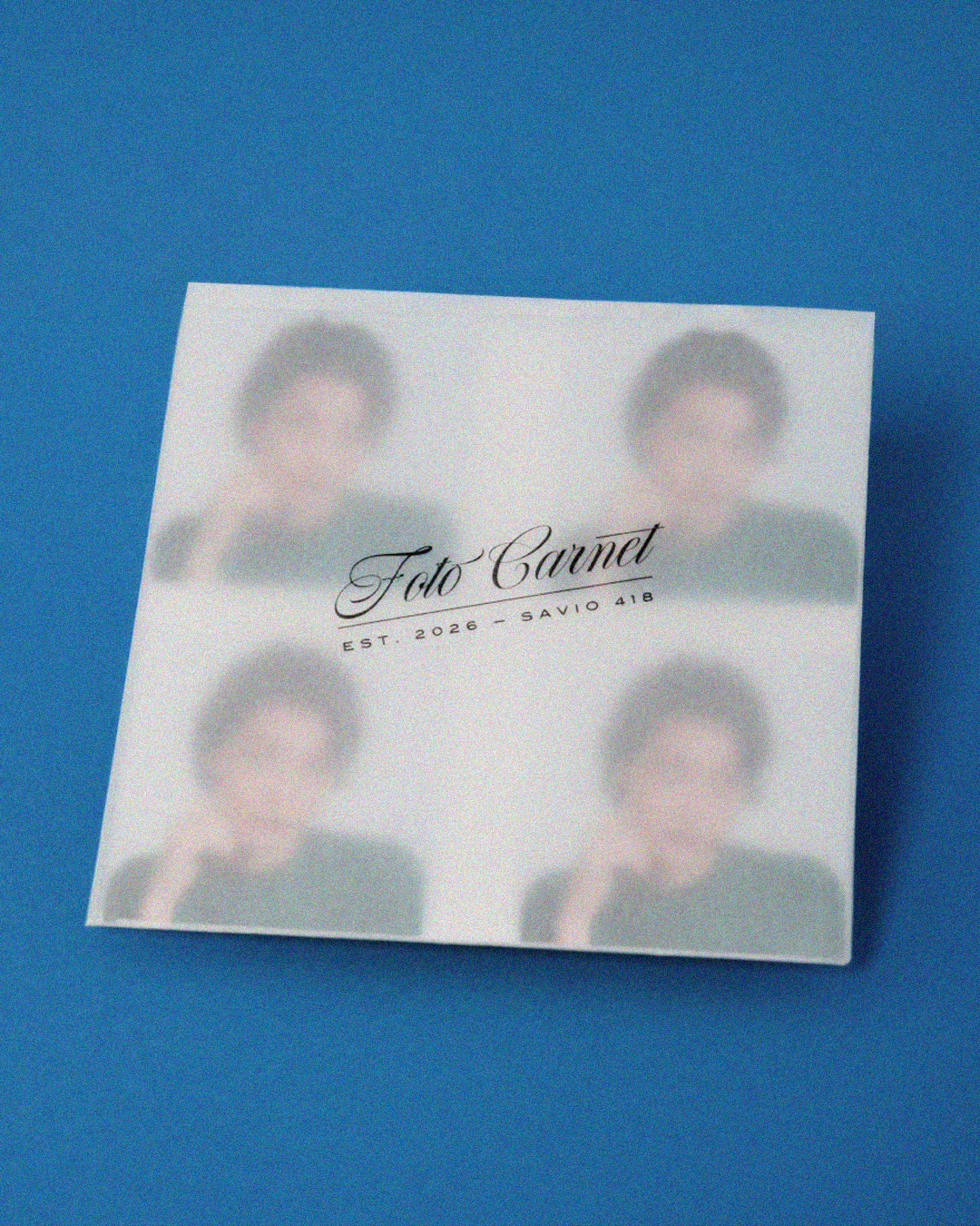 Tira de retratos en sobre de glassine con el logo Foto Carnet